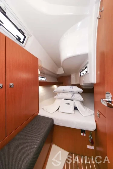 Bavaria 33 Cruiser - Yacht Charter Sailica