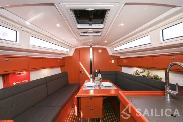 Bavaria 33 Cruiser - Yacht Charter Sailica