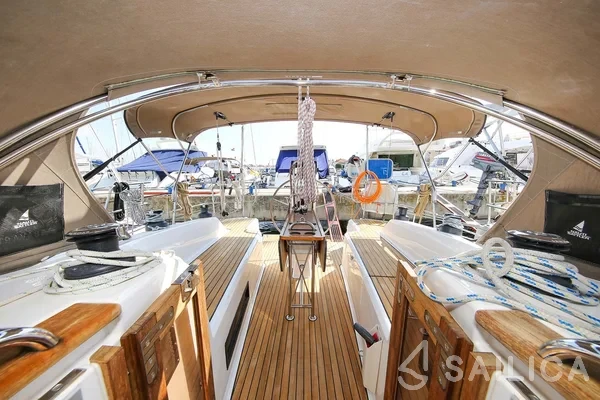 Bavaria 33 Cruiser - Yacht Charter Sailica