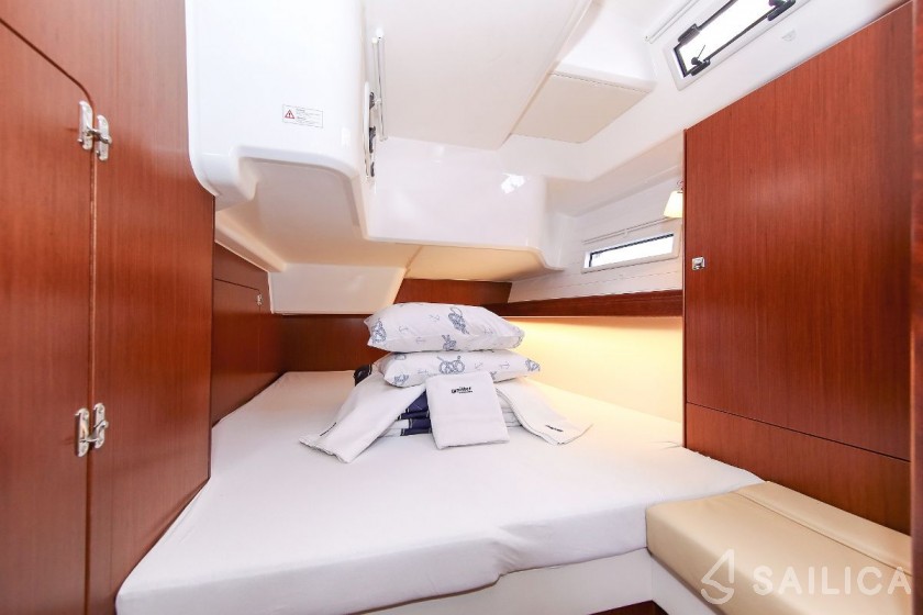 Bavaria Cruiser 51 Style - 4 cab. - Yacht Charter Sailica