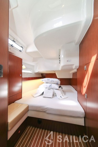 Bavaria Cruiser 51 Style - 4 cab. - Yacht Charter Sailica