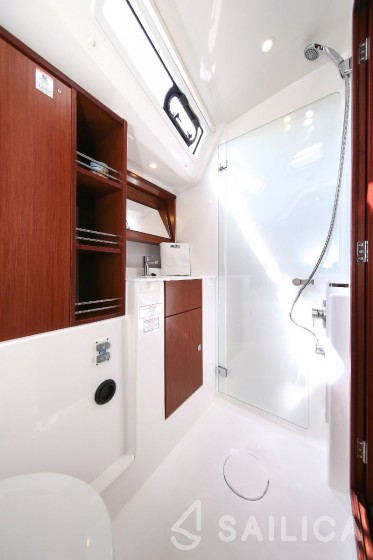 Bavaria Cruiser 51 Style - 4 cab. - Yacht Charter Sailica