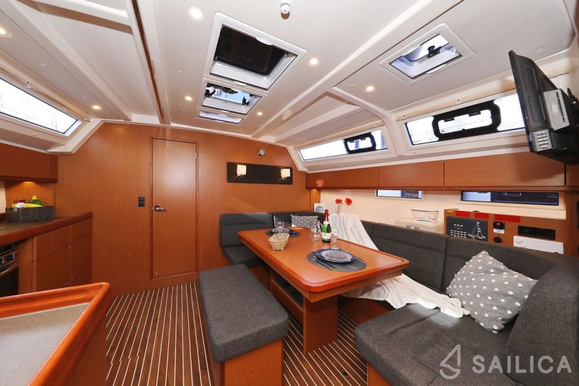 Bavaria 46 Cruiser - Yacht Charter Sailica