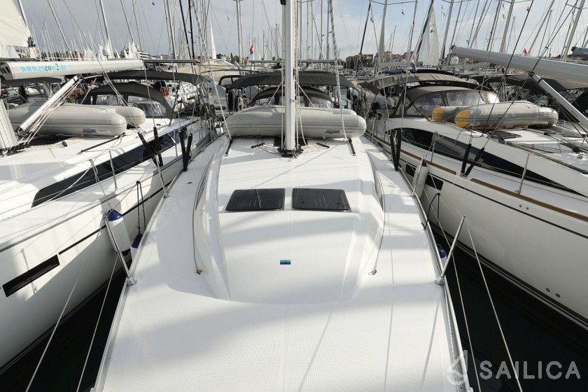 Bavaria 46 Cruiser - Yacht Charter Sailica
