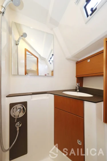 Bavaria 46 Cruiser - Yacht Charter Sailica