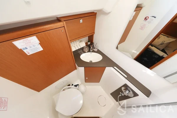 Bavaria 46 Cruiser - Yacht Charter Sailica