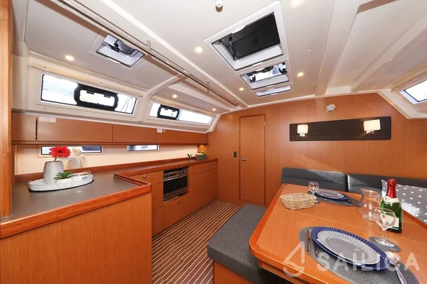 Bavaria 46 Cruiser - Yacht Charter Sailica