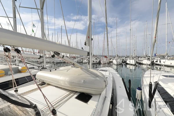 Bavaria 46 Cruiser - Yacht Charter Sailica