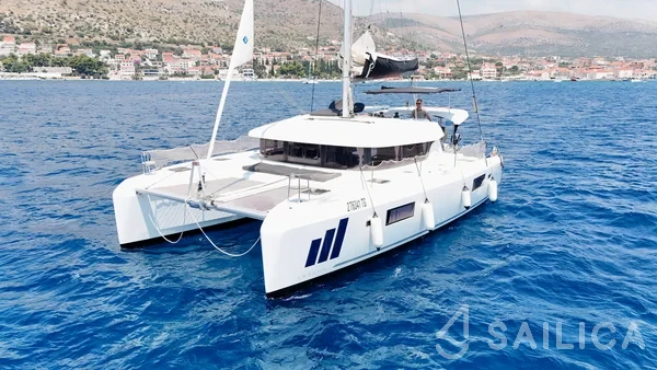 Lagoon 42 - Yacht Charter Sailica