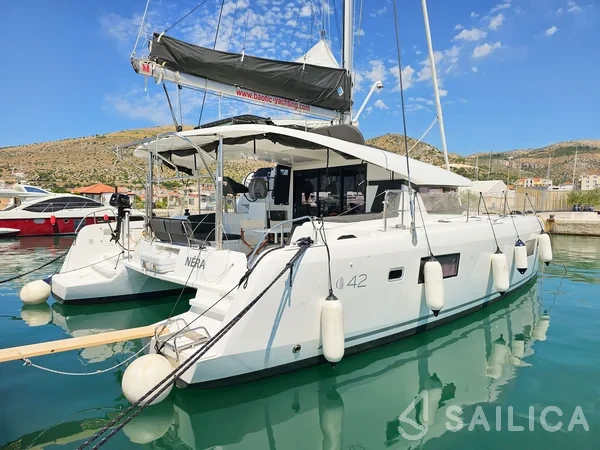Lagoon 42 - Yacht Charter Sailica