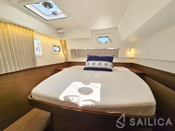 Lagoon 42 - Yacht Charter Sailica