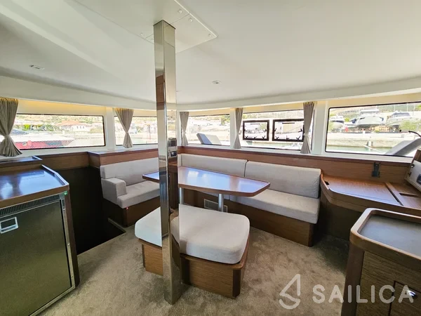 Lagoon 42 - Yacht Charter Sailica