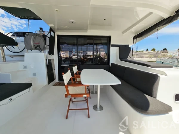 Lagoon 42 - Yacht Charter Sailica