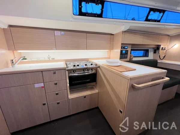 Bavaria C38 - Yacht Charter Sailica