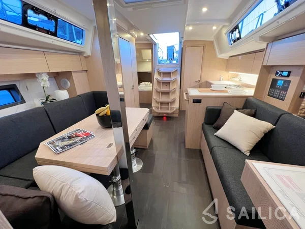 Bavaria C38 - Yacht Charter Sailica