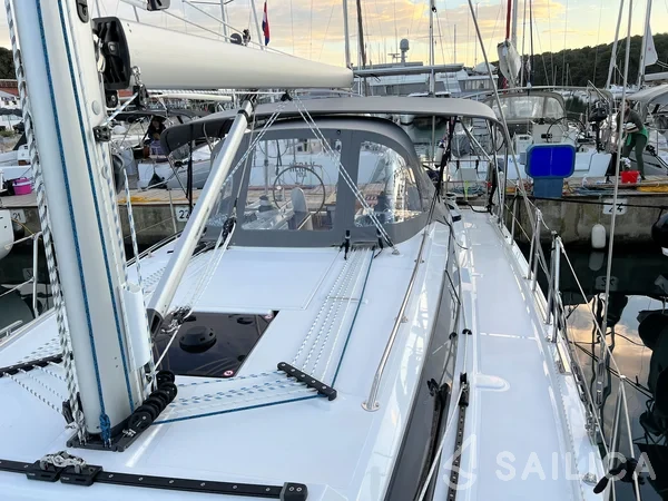 Bavaria C38 - Yacht Charter Sailica