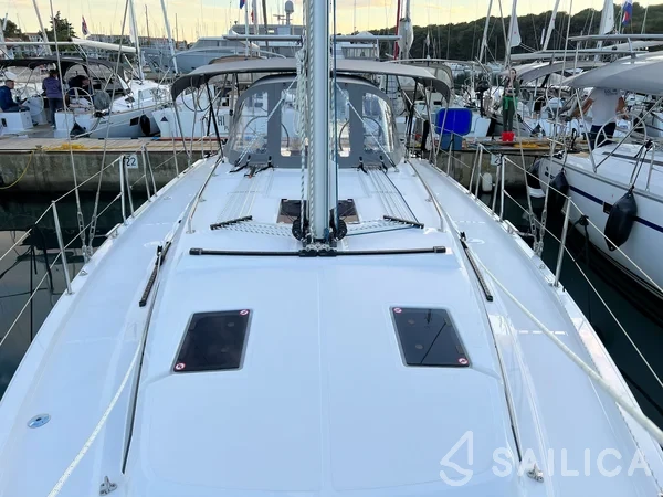 Bavaria C38 - Yacht Charter Sailica