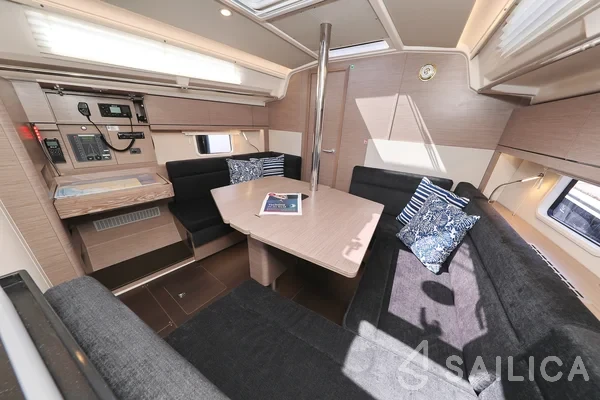 Hanse 388 - Yacht Charter Sailica