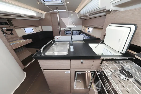 Hanse 388 - Yacht Charter Sailica