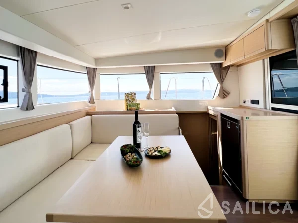 Lagoon 40 - Yacht Charter Sailica