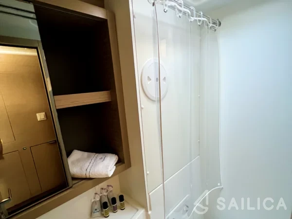 Lagoon 40 - Yacht Charter Sailica