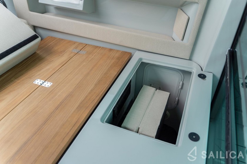 Saxdor 320 GTO - Yacht Charter Sailica