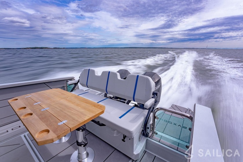 Saxdor 320 GTO - Yacht Charter Sailica
