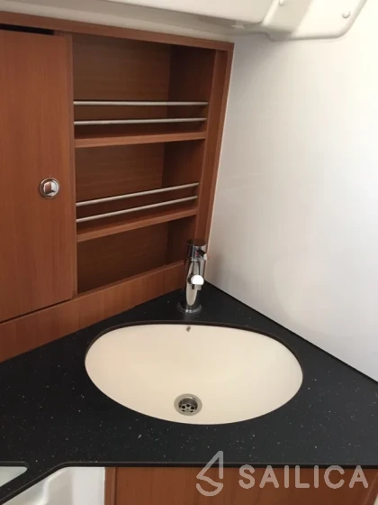 Bavaria 32 Cruiser - Yacht Charter Sailica