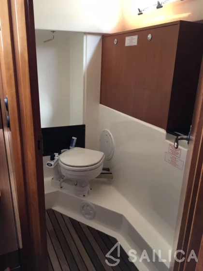 Bavaria 32 Cruiser - Yacht Charter Sailica