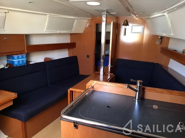 Bavaria 32 Cruiser - Yacht Charter Sailica