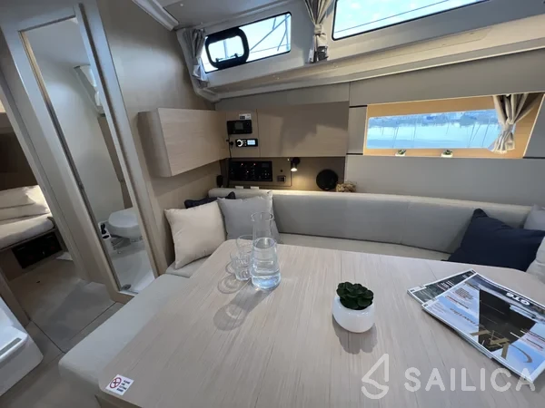 Oceanis 38.1 - Yacht Charter Sailica