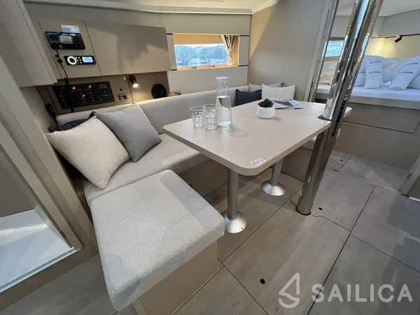 Oceanis 38.1 - Yacht Charter Sailica