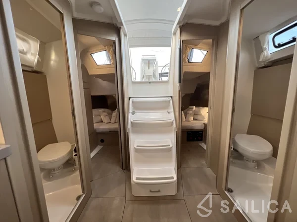 Oceanis 38.1 - Yacht Charter Sailica