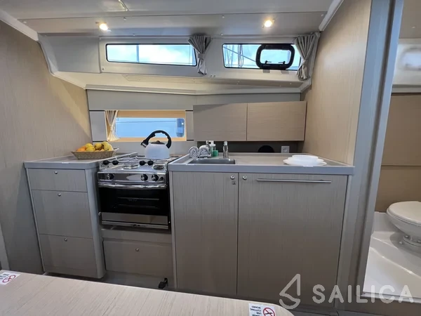 Oceanis 38.1 - Yacht Charter Sailica