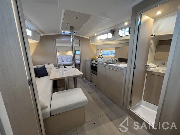 Oceanis 38.1 - Yacht Charter Sailica