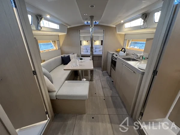 Oceanis 38.1 - Yacht Charter Sailica