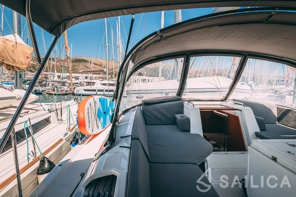 Jeanneau 54 - Yacht Charter Sailica