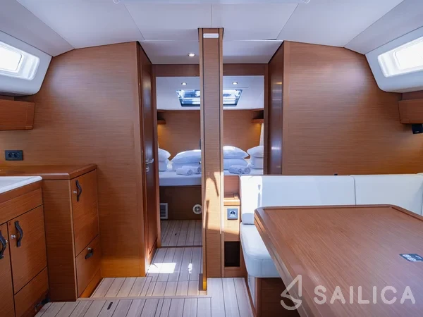 Jeanneau 54 - Yacht Charter Sailica
