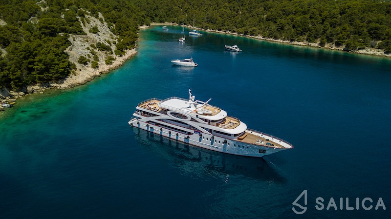 Motoryacht - Yacht Charter Sailica