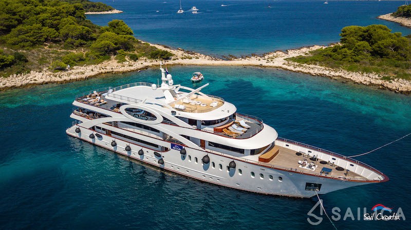 Motoryacht - Yacht Charter Sailica