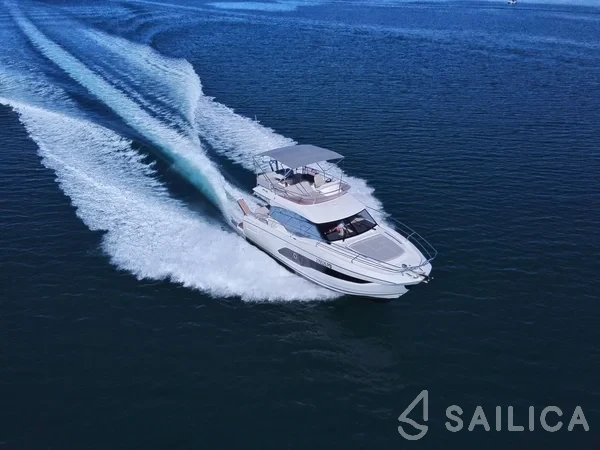 Prestige 42 Fly - Yacht Charter Sailica