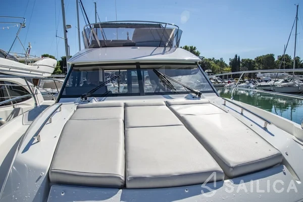 Prestige 42 Fly - Yacht Charter Sailica