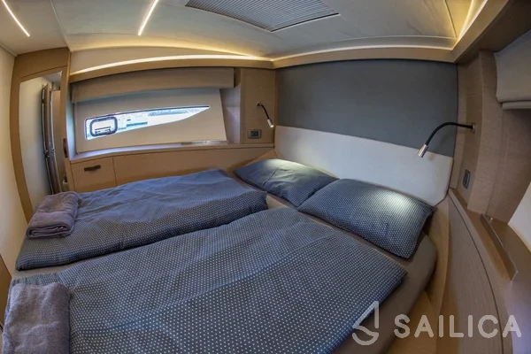 Prestige 42 Fly - Yacht Charter Sailica