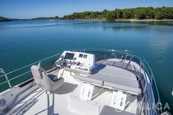 Prestige 42 Fly - Yacht Charter Sailica