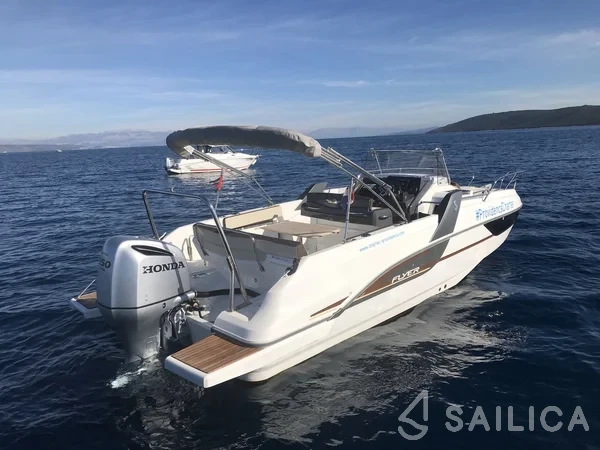 Beneteau Flyer 7.7 SUNdeck - Yacht Charter Sailica