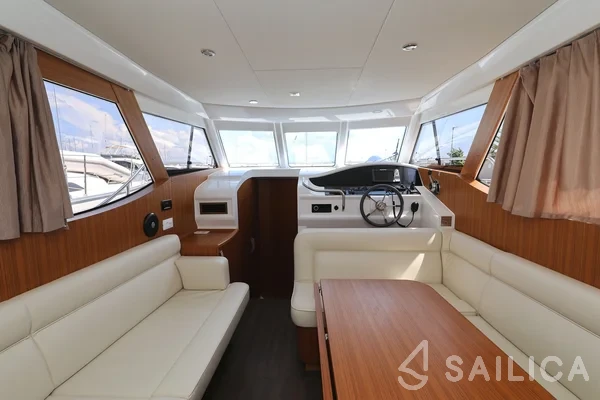 Greenline 33 - Yacht Charter Sailica
