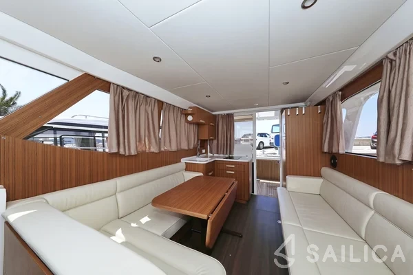 Greenline 33 - Yacht Charter Sailica