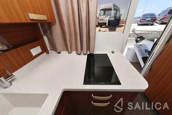 Greenline 33 - Yacht Charter Sailica