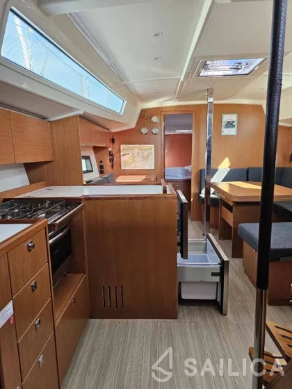 Bavaria C42 - Photo #51 Bavaria C42 - Yacht Charter Sailica