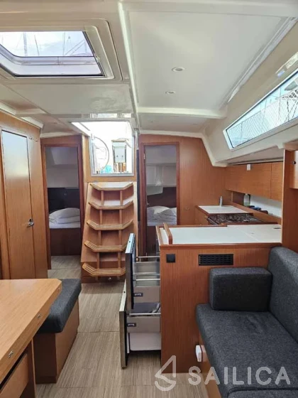 Bavaria C42 - Photo #50 Bavaria C42 - Yacht Charter Sailica
